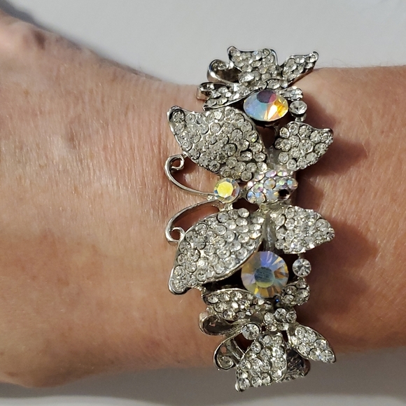Butterfly Bracelet - Picture 4 of 6